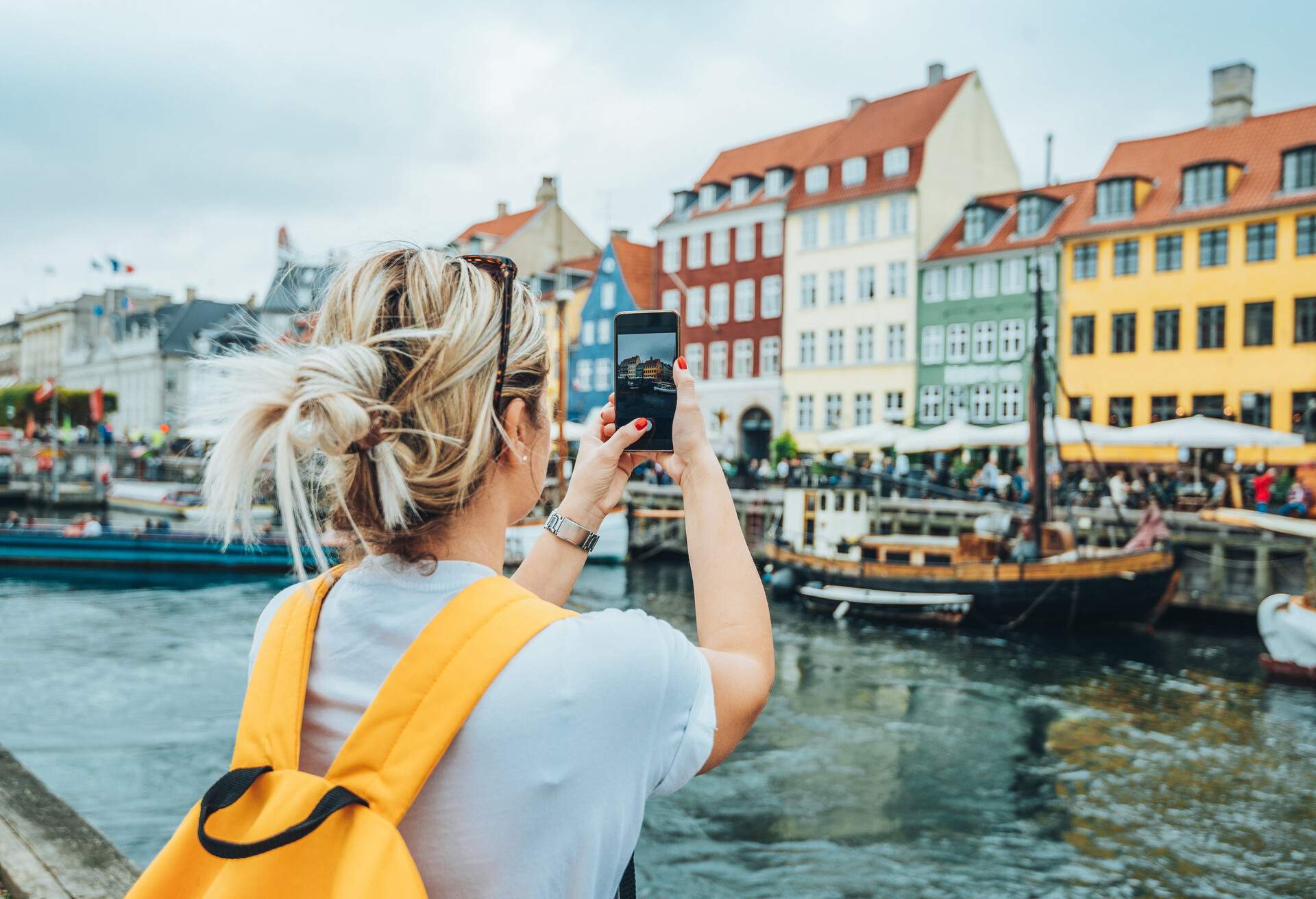 12 easy ways to save money on a city break