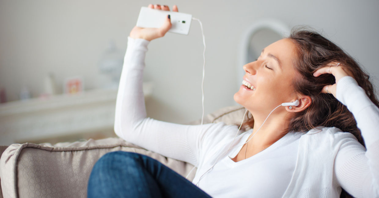 5 Reasons Music Makes You Happy & Improves Your Mood